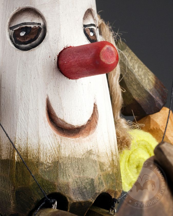 Hr. Pilz - eine Marionette eines Waldpilzelfen