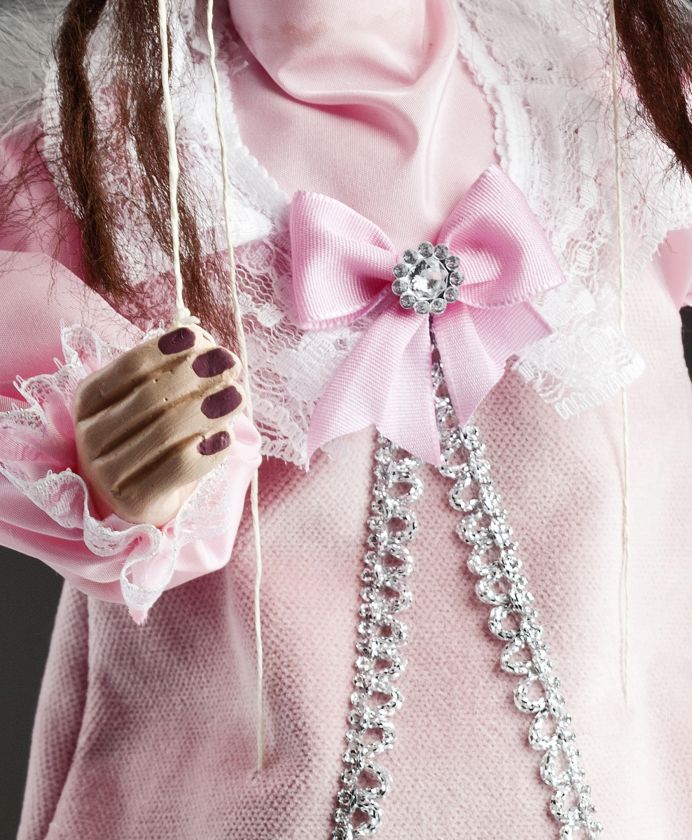Překrásná Popelka – loutka v růžových šatech se závojem