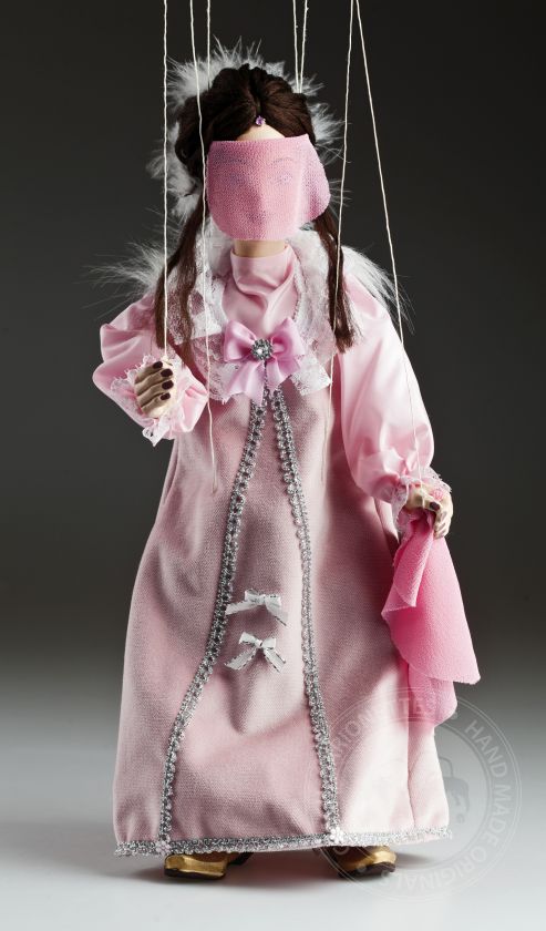 Schöne Aschenputtel - eine Marionette in einem rosa Kleid mit einem Schleier