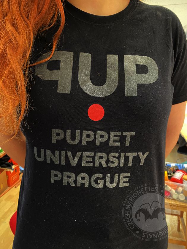 Tričko PUP (Puppet University Prague) pro milovníky loutek