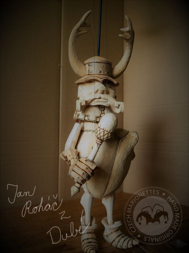 Jan Roháč – cervo volante – fantastica marionetta intagliata a mano di Jakub Fiala