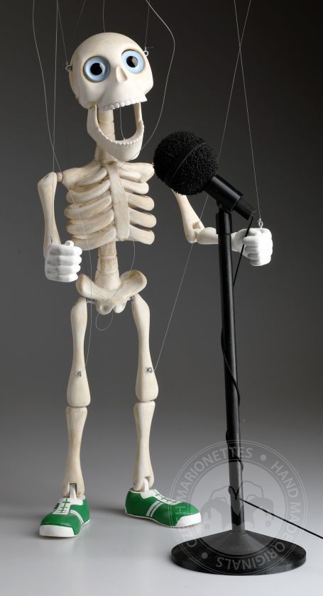 Microphone with a stand for the Bonnie marionette