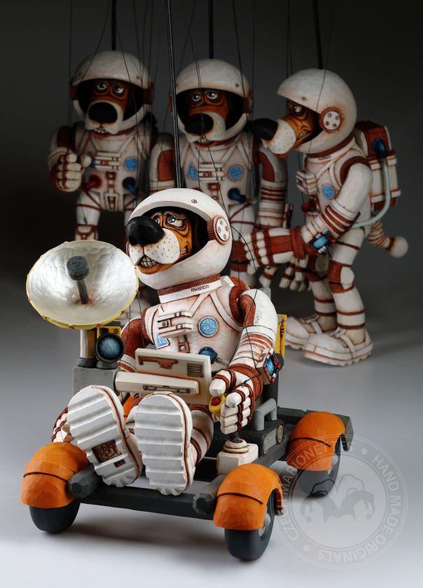 Dogstronaus Marionnettes sculptées à la main - Mission to Moon