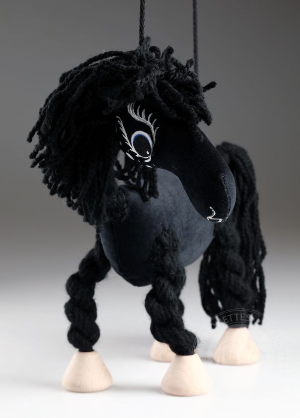 Černý koník - měkká loutka Pepino