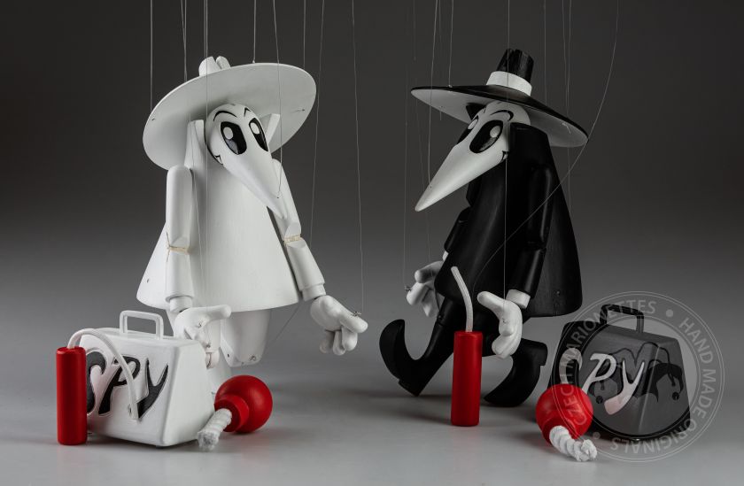 Spy vs Spy - wooden hand-carved comics marionettes