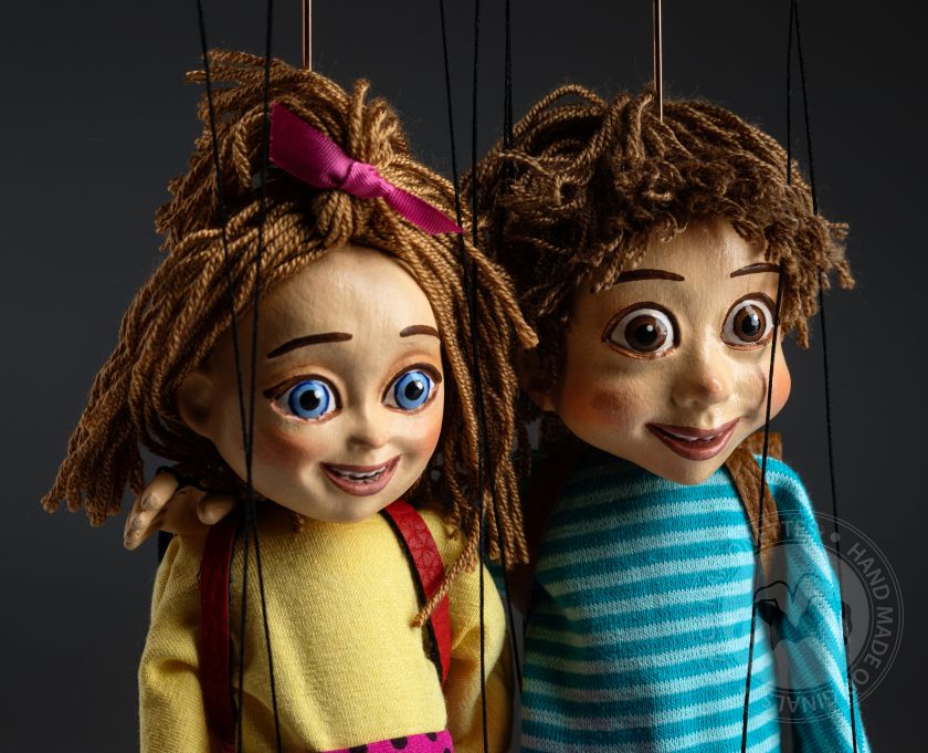 Schulmädchen - Schöne handgefertigte Marionette