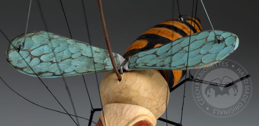 Guêpe - Marionnette en bois sculptée à la main