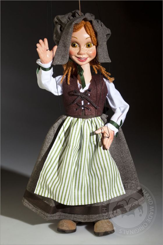 Dorotka - perfektně stylizovaná loutka vesnické dívky