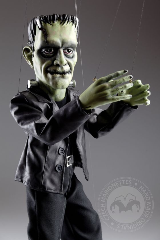 Marionnette spéciale Frankenstein *****