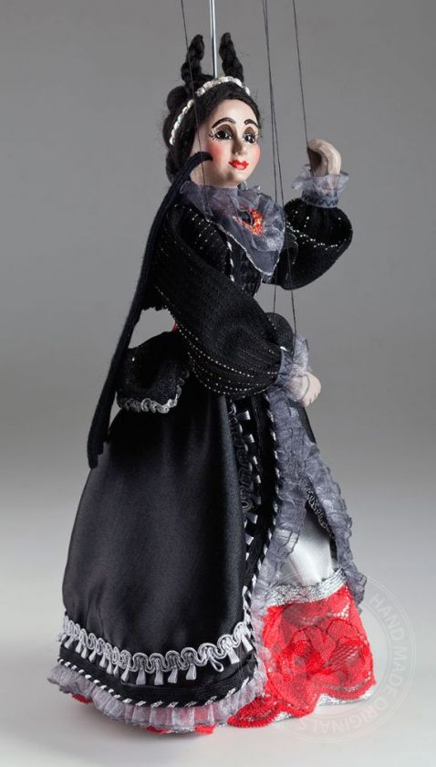 La marionnette de la comtesse von Teese