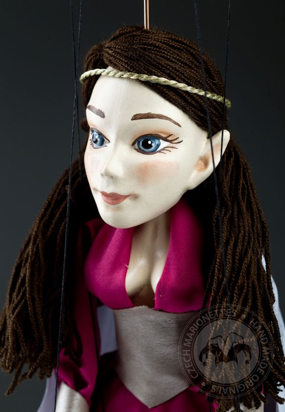 Marilla Dark-haired Elf