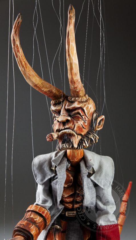 Le garçon de l'enfer (HellBoy - marionnette à cordes en bois) – SOLD
