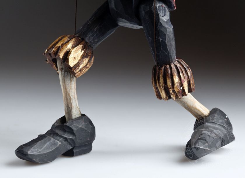M. Punch sculpté à la main comme marionnette marionnette
