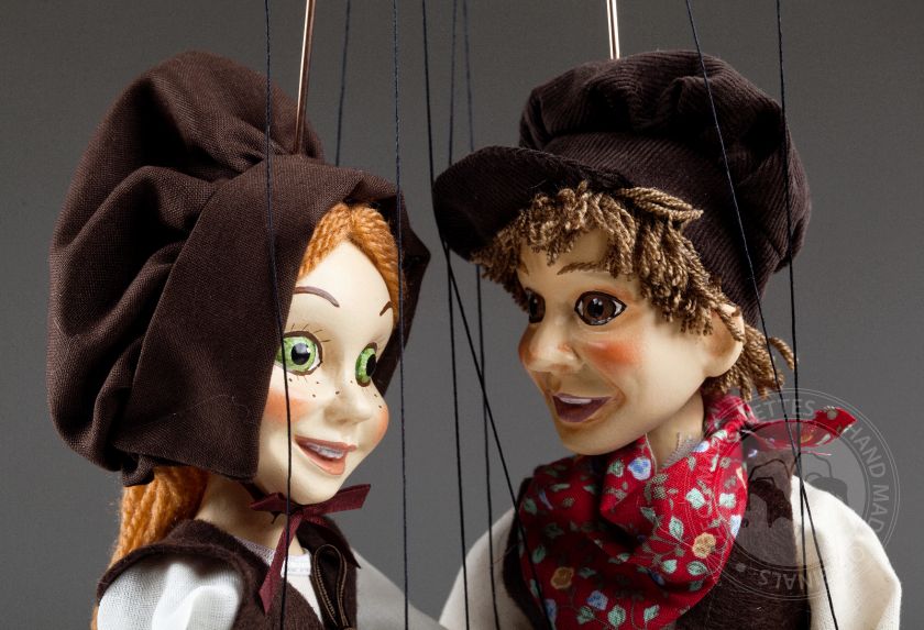 Magnifique couple de marionnettes: Dorothy et Pepa amoureux