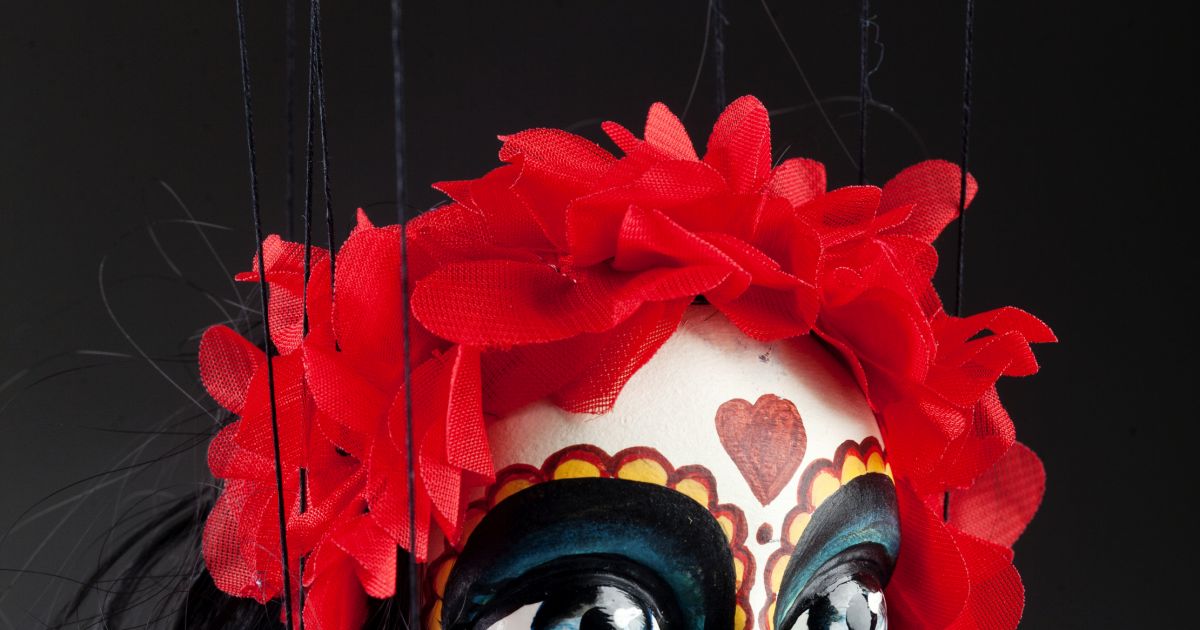 Santa Muerte - Red Marionette Marionettes.cz