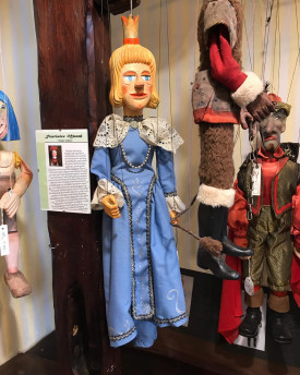 Blaue Königin - antike Marionette