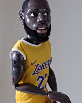 Marionetta professionista di LeBron James giocatore di pallacanestro - 100 cm di altezza