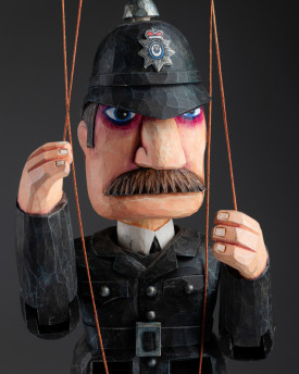 Polizist - Tschechische Marionette aus Holz
