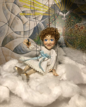 Nicht nur Weihnachtsdekoration – Marionette eines niedlichen Engels