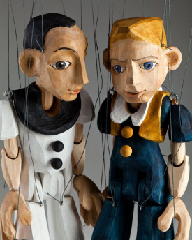 Holzfreunde – zwei handgeschnitzt Marionetten Fritz und Pierot