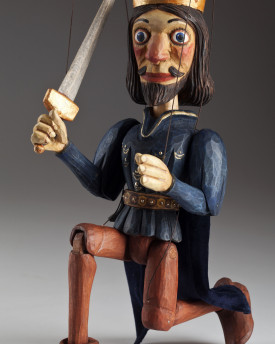 Prince - eine auf traditionelle Marionettenart geschnitzte Schnurpuppe