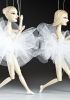 foto: Ručně vyřezávaná dřevěná loutka baletky - Něžná tanečnice