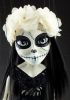 foto: White Santa Muerte, design puppet