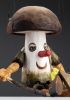 foto: Champignons - une marionnette d'un elfe champignon forestier