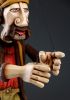 foto: Schneckenreisender - fantastische geschnitzte Marionette von Jakub Fiala - Zoo Sapiens collection