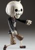 foto: Superstar Diavolo scheletro - un burattino di legno con un aspetto originale
