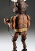 foto: Býk bojovník – loutka vyřezávaná z lipového dřeva
