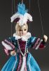 foto: Gräfin Klara Marionette - eine schöne Brünette mit einem richtigen Hut