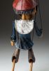 foto: Superstar Pinocchio - une marionnette en bois au look original