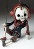 foto: Superstar Skeleton Jester - Un burattino di legno con un aspetto originale