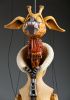foto: Giraffe, the explorer – hand-carved marionette from Zoo Sapiens Collection by Jakub Fiala