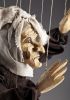 foto: Sorcière sculptée à la main en bois de tilleul